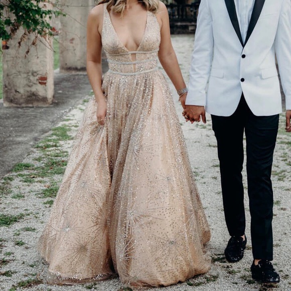 Gold / Champagne Camille la Vie Prom Dress! - Picture 5 of 5